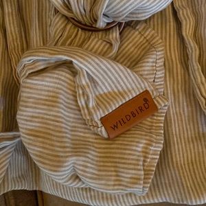 Wild bird linen ring sling carrier